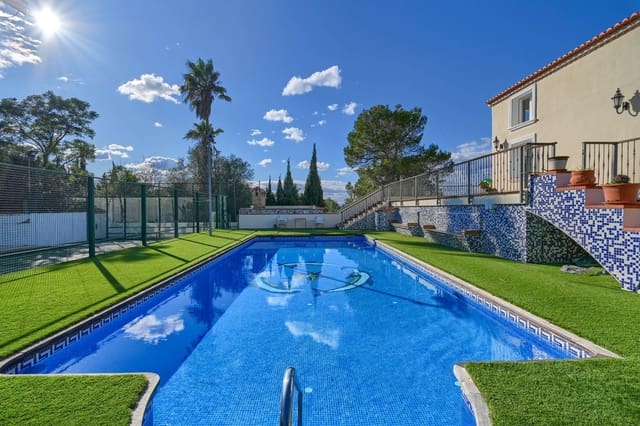 7 soverom Villa til salgs i Alzira med svømmebasseng garasje - € 1 100 000 (Ref: 8820912)