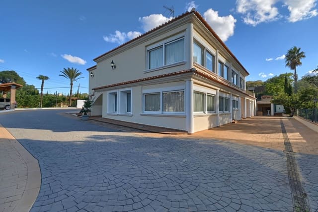 7 soverom Villa til salgs i Alzira med svømmebasseng garasje - € 1 100 000 (Ref: 8820912)