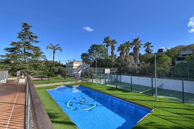 7 soverom Villa til salgs i Alzira med svømmebasseng garasje - € 1 100 000 (Ref: 8820912)