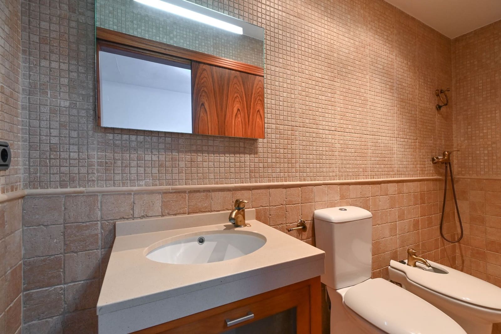 7 soverom Villa til salgs i Alzira med svømmebasseng garasje - € 1 100 000 (Ref: 8820912)