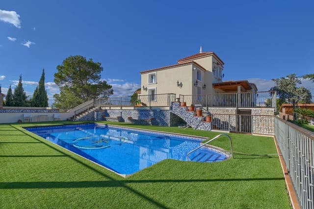 7 soverom Villa til salgs i Alzira med svømmebasseng garasje - € 1 100 000 (Ref: 8820912)