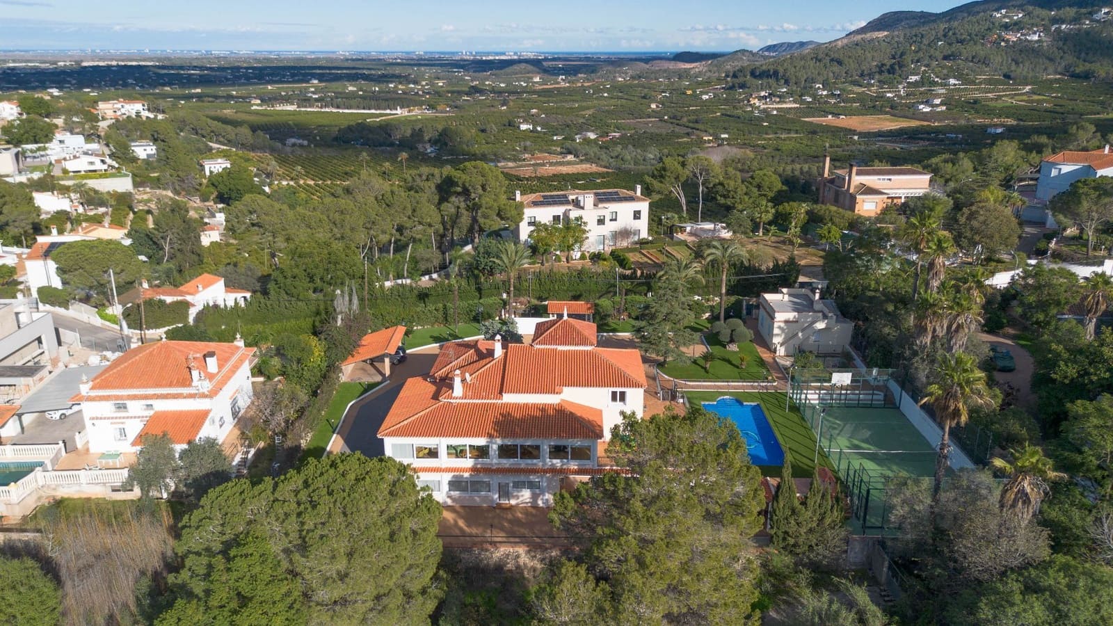 7 soverom Villa til salgs i Alzira med svømmebasseng garasje - € 1 100 000 (Ref: 8820912)