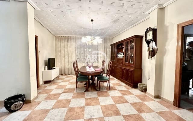 4 Zimmer Villa zu verkaufen in Picassent mit Garage - 260.000 € (Ref: 8899689)