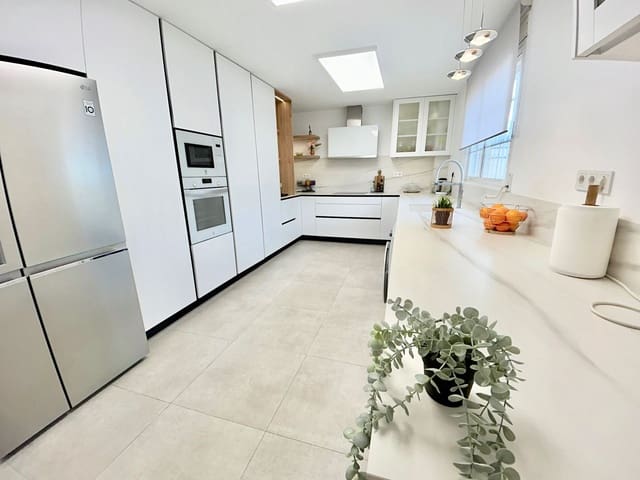 3 soverom Villa til salgs i L'Eliana med svømmebasseng garasje - € 698 000 (Ref: 8912324)