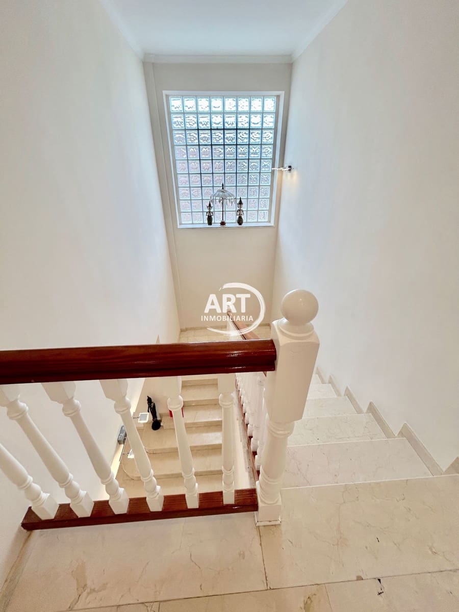 3 soveværelse Villa til salg i L'Eliana med swimmingpool garage - € 698.000 (Ref: 8912324)