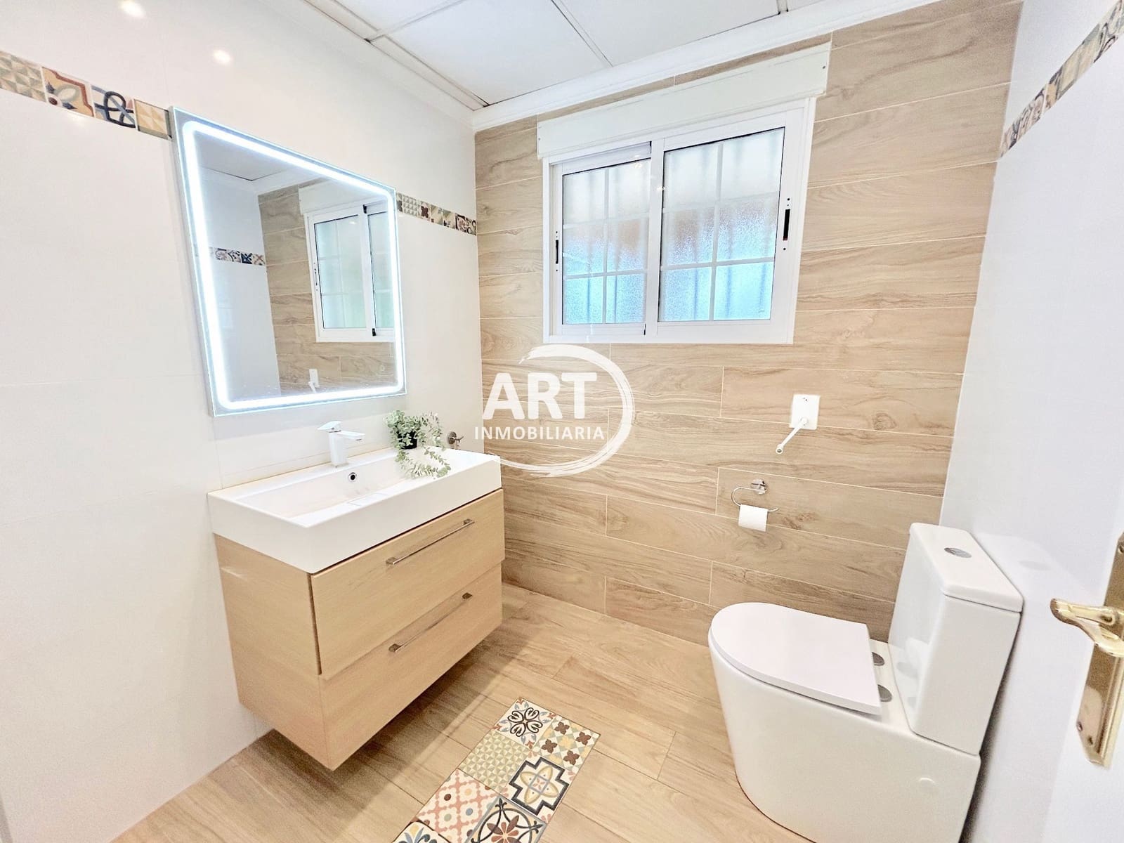 3 soveværelse Villa til salg i L'Eliana med swimmingpool garage - € 698.000 (Ref: 8912324)