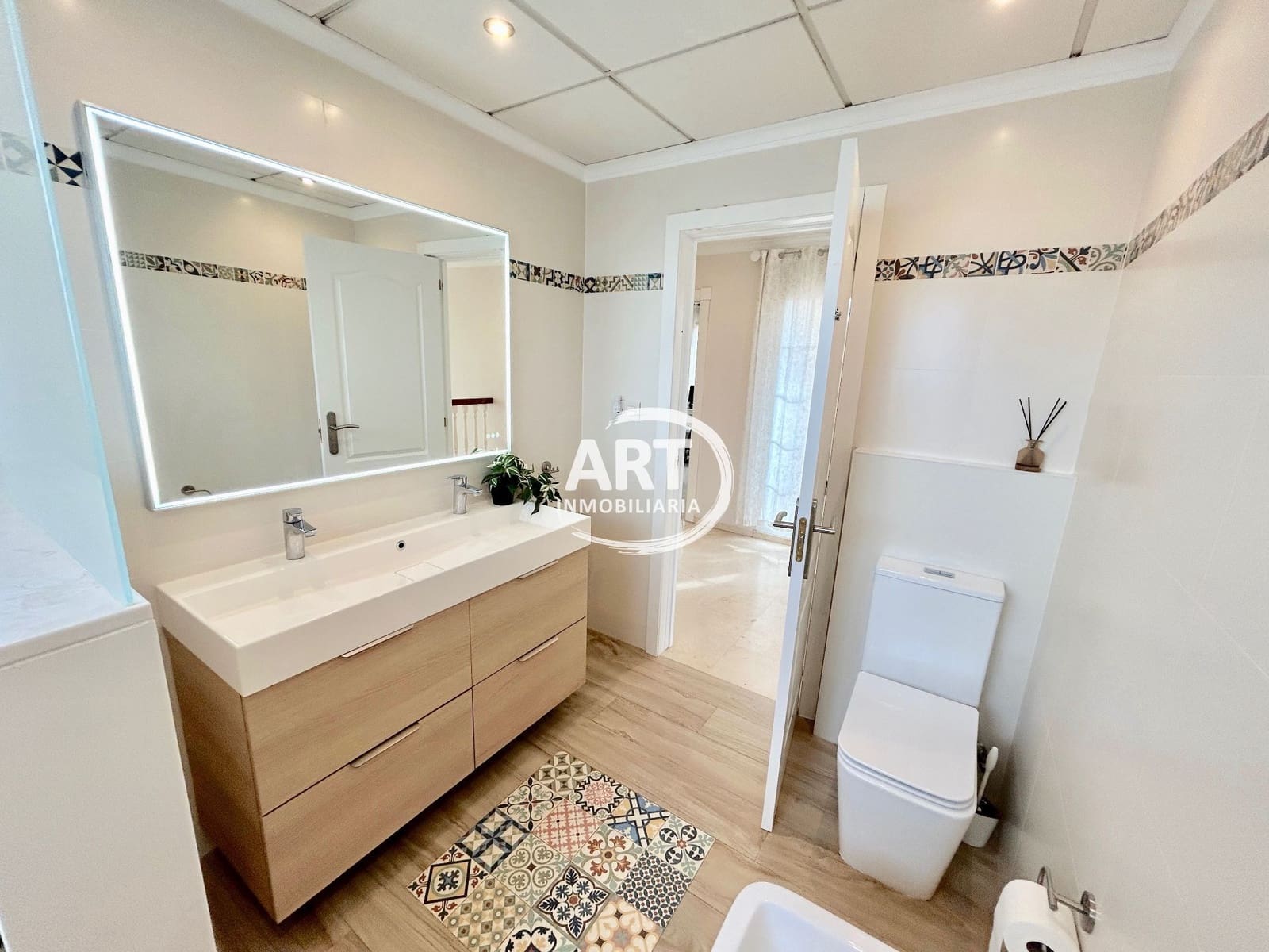 3 soveværelse Villa til salg i L'Eliana med swimmingpool garage - € 698.000 (Ref: 8912324)