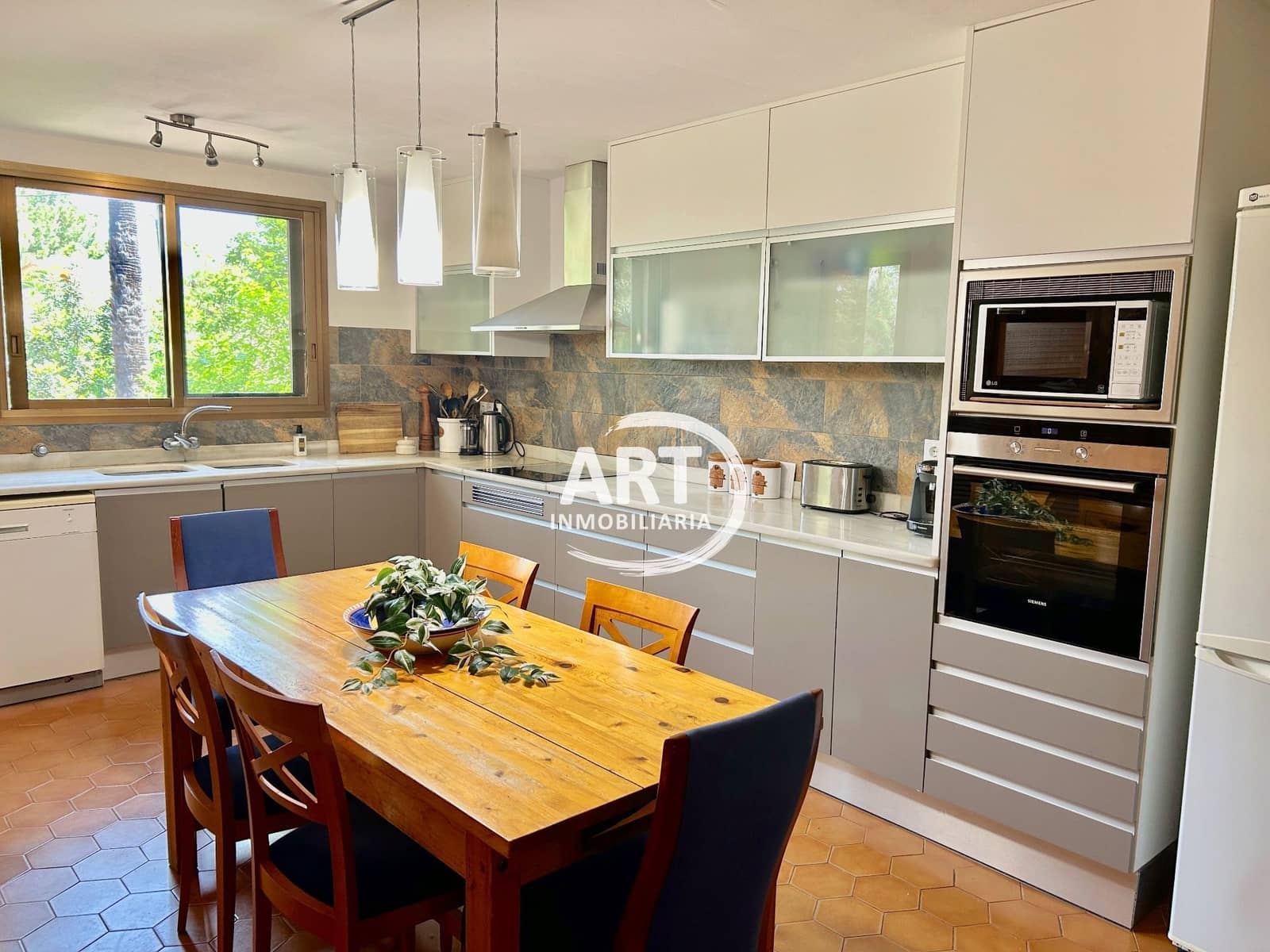 8 soverom Villa til salgs i Serra med svømmebasseng garasje - € 700 000 (Ref: 8997690)