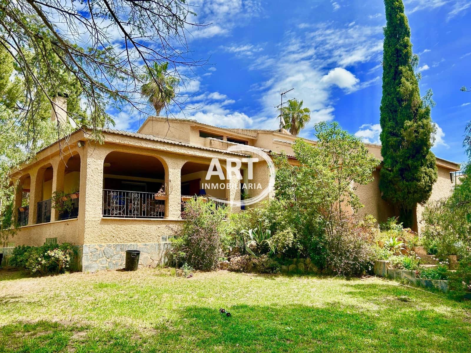 8 soverom Villa til salgs i Serra med svømmebasseng garasje - € 700 000 (Ref: 8997690)