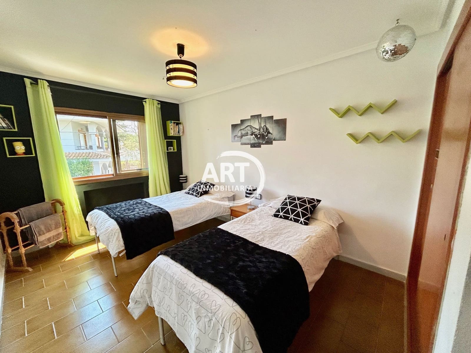 8 soverom Villa til salgs i Serra med svømmebasseng garasje - € 700 000 (Ref: 8997690)