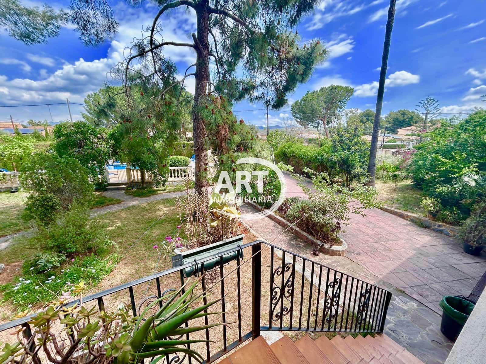 8 soverom Villa til salgs i Serra med svømmebasseng garasje - € 700 000 (Ref: 8997690)