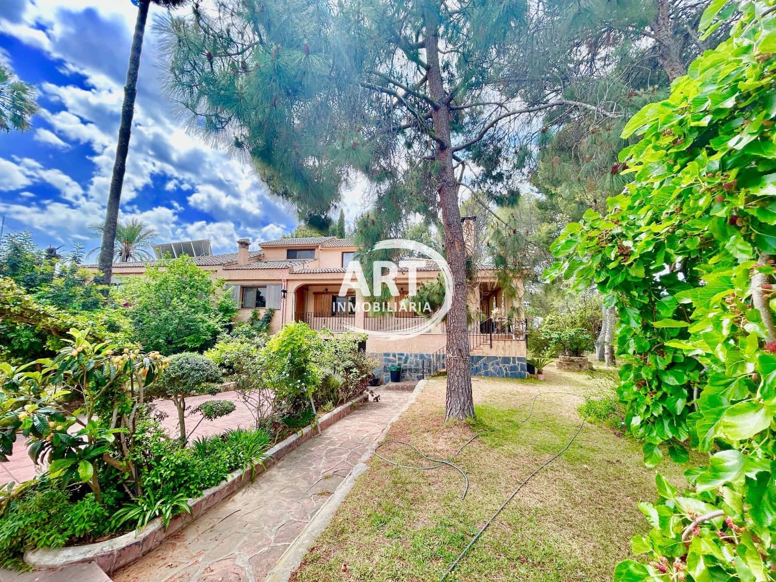 8 soverom Villa til salgs i Serra med svømmebasseng garasje - € 700 000 (Ref: 8997690)