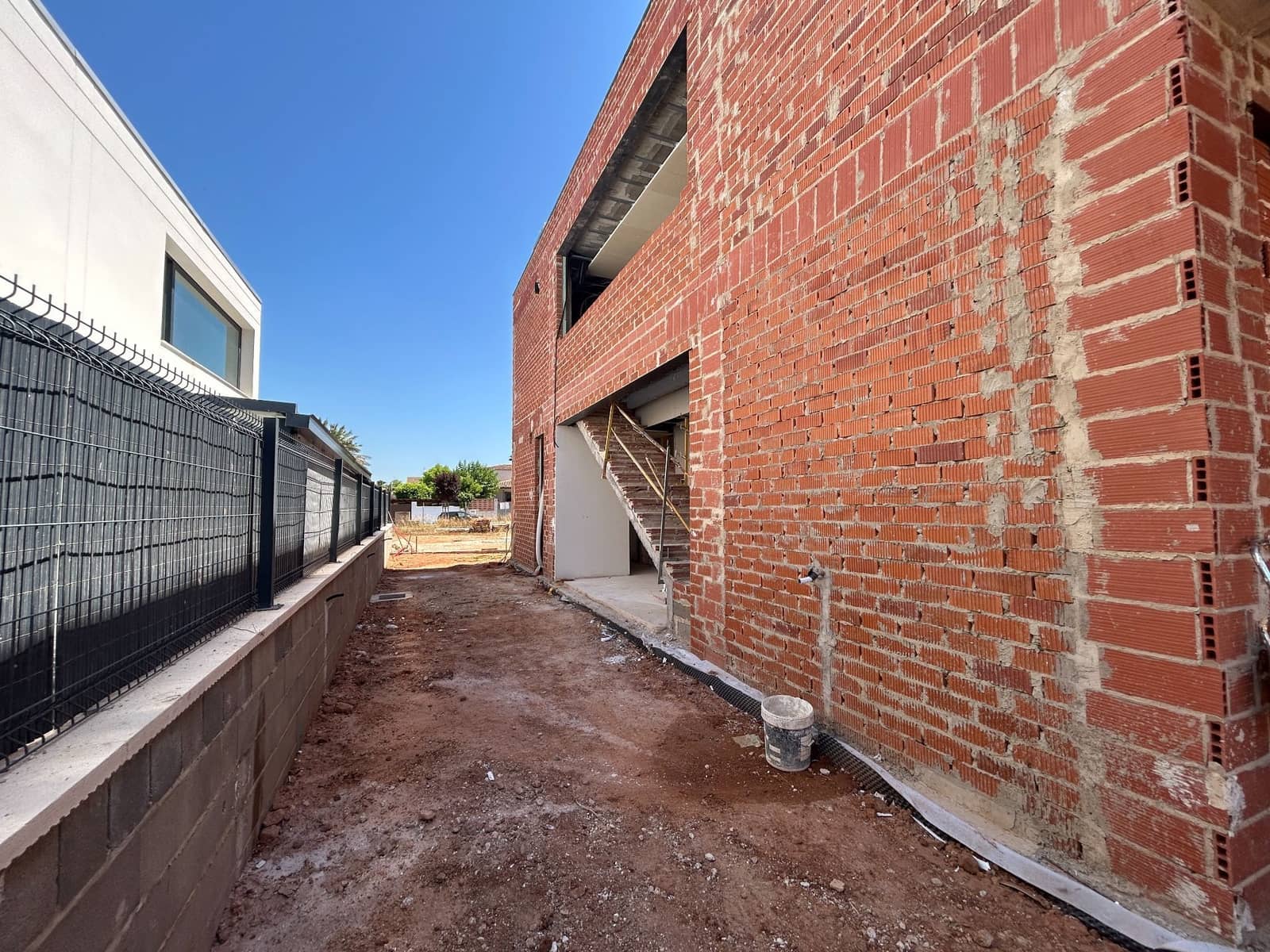 4 sypialnia Willa na sprzedaż w L'Eliana z basenem garażem - 875 000 € (Ref: 9095811)