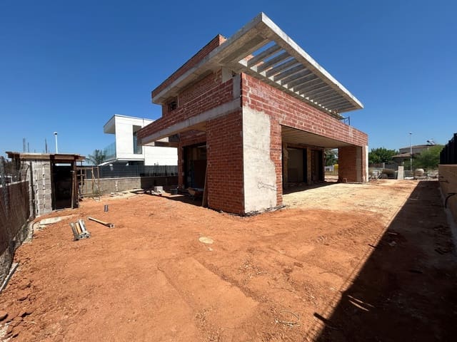 4 soverom Villa til salgs i L'Eliana med svømmebasseng garasje - € 875 000 (Ref: 9095811)