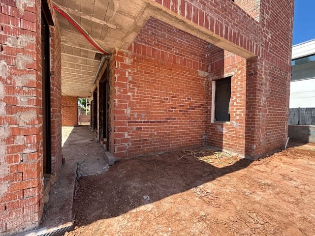 4 soverom Villa til salgs i L'Eliana med svømmebasseng garasje - € 875 000 (Ref: 9095811)