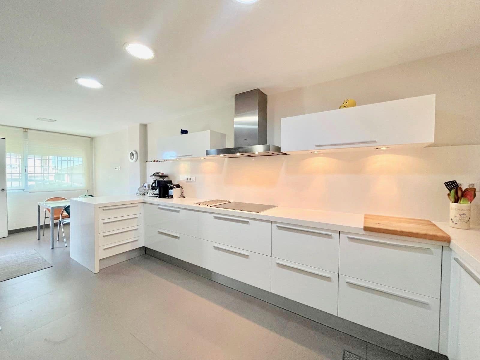 5 soveværelse Semi-Rækkehus til salg i Riba-roja de Turia - € 420.000 (Ref: 9124341)