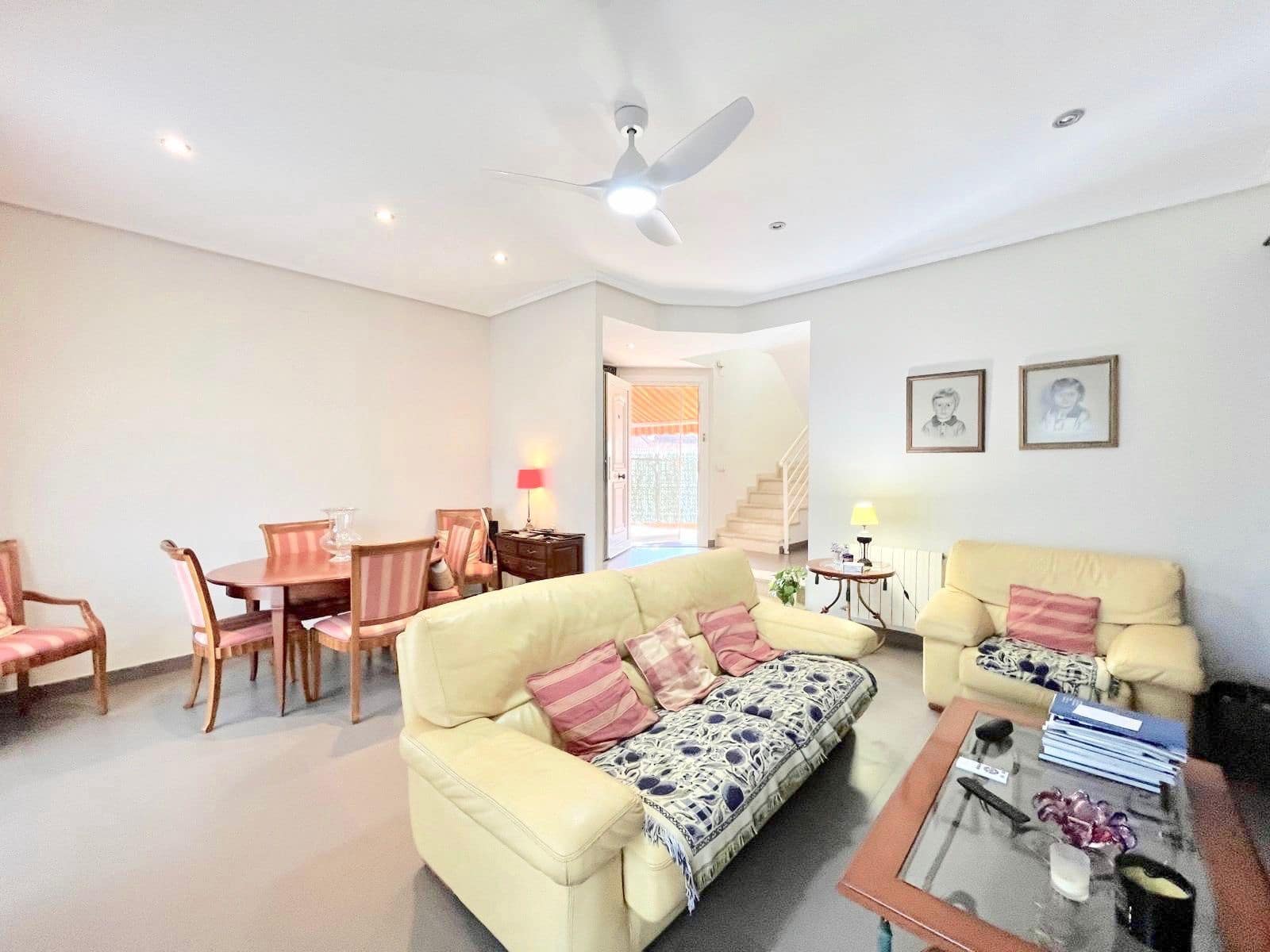 5 soveværelse Semi-Rækkehus til salg i Riba-roja de Turia - € 420.000 (Ref: 9124341)