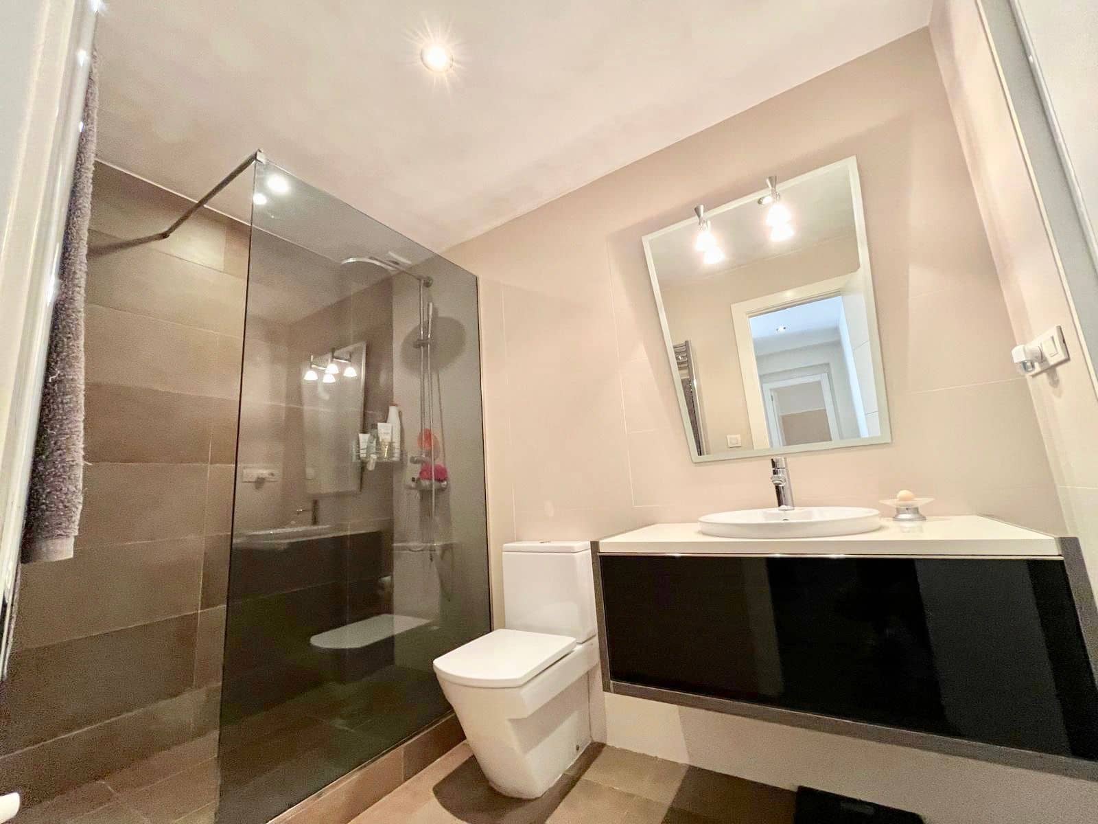 5 soveværelse Semi-Rækkehus til salg i Riba-roja de Turia - € 420.000 (Ref: 9124341)