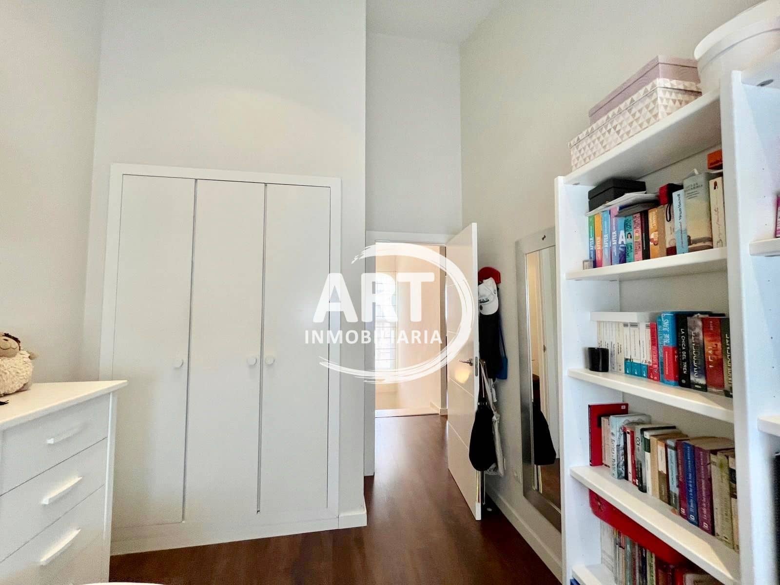 5 soveværelse Semi-Rækkehus til salg i Riba-roja de Turia - € 420.000 (Ref: 9124341)