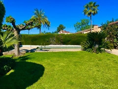 4 soveværelse Villa til leje i L'Eliana med swimmingpool - € 2.300 (Ref: 9172524)