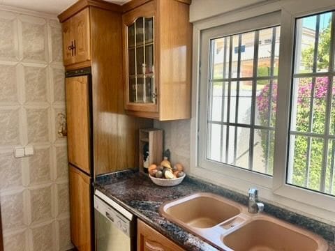4 soveværelse Villa til leje i L'Eliana med swimmingpool - € 2.300 (Ref: 9172524)