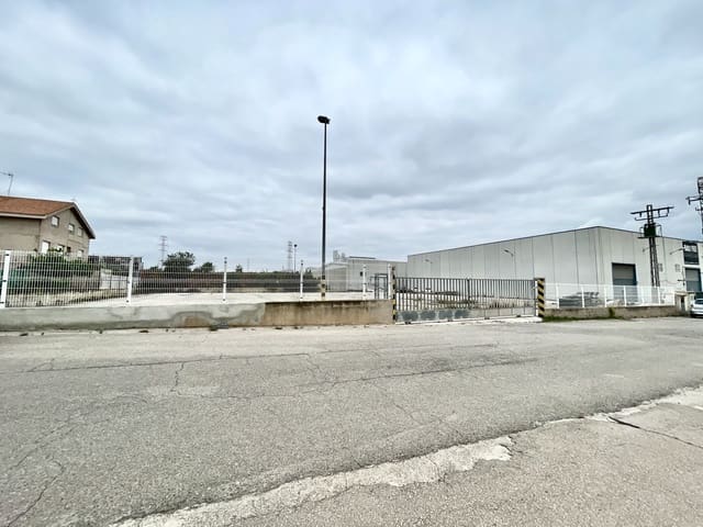 Rakentamaton maa myytävänä paikassa San Antonio de Benagéber - 550 000 € (Ref: 9172530)