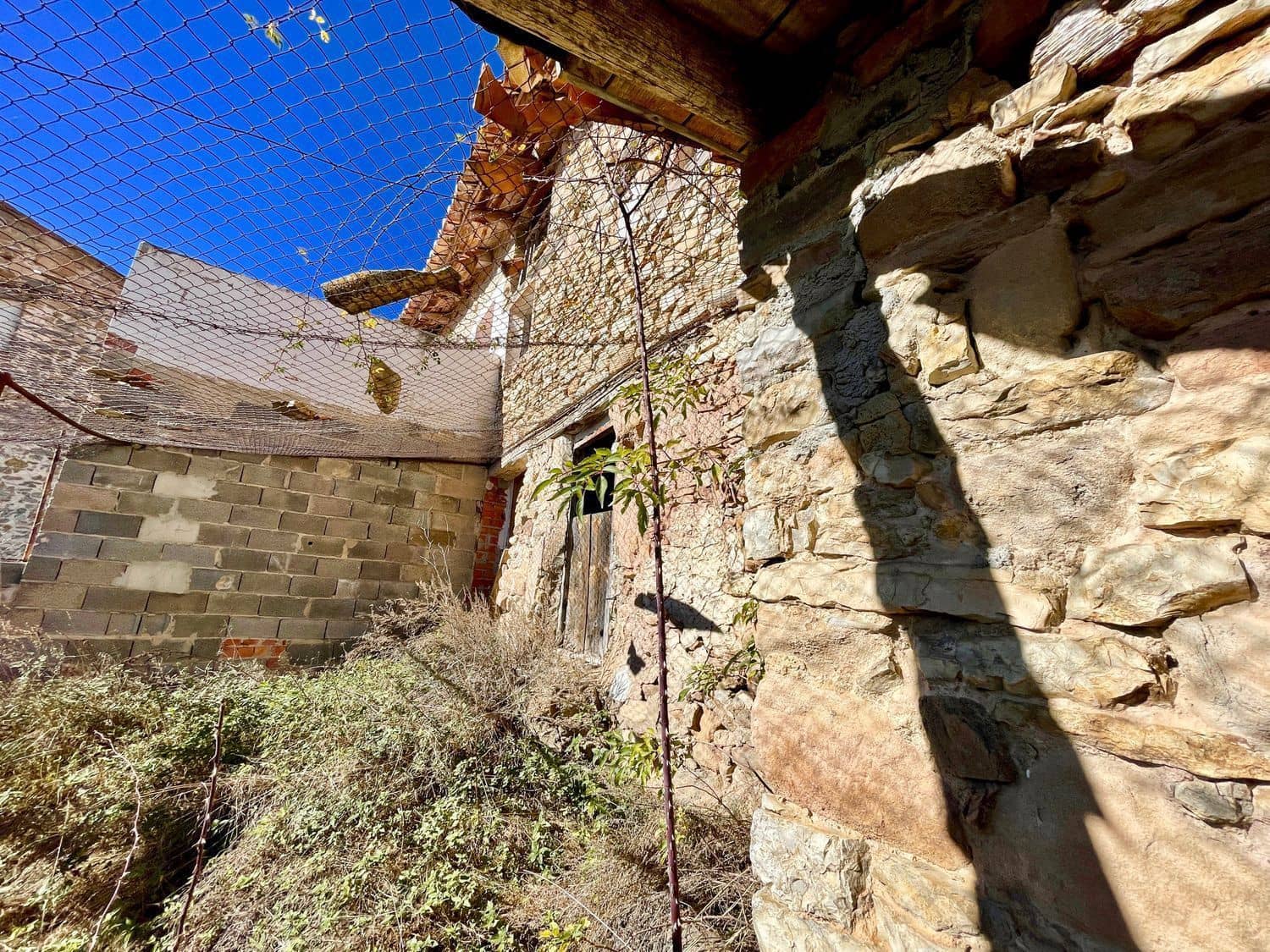 3 soveværelse Semi-Rækkehus til salg i Alcala de la Selva - € 69.000 (Ref: 9172535)