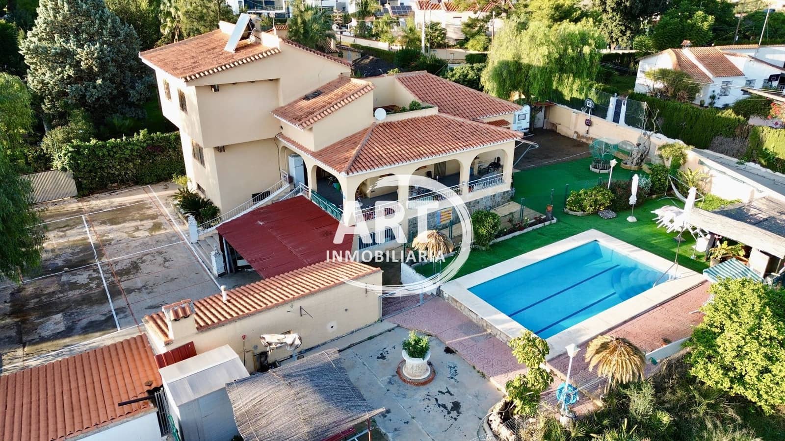 6 chambre Villa/Maison à vendre à San Antonio de Benageber avec piscine garage - 595 000 € (Ref: 9176176)