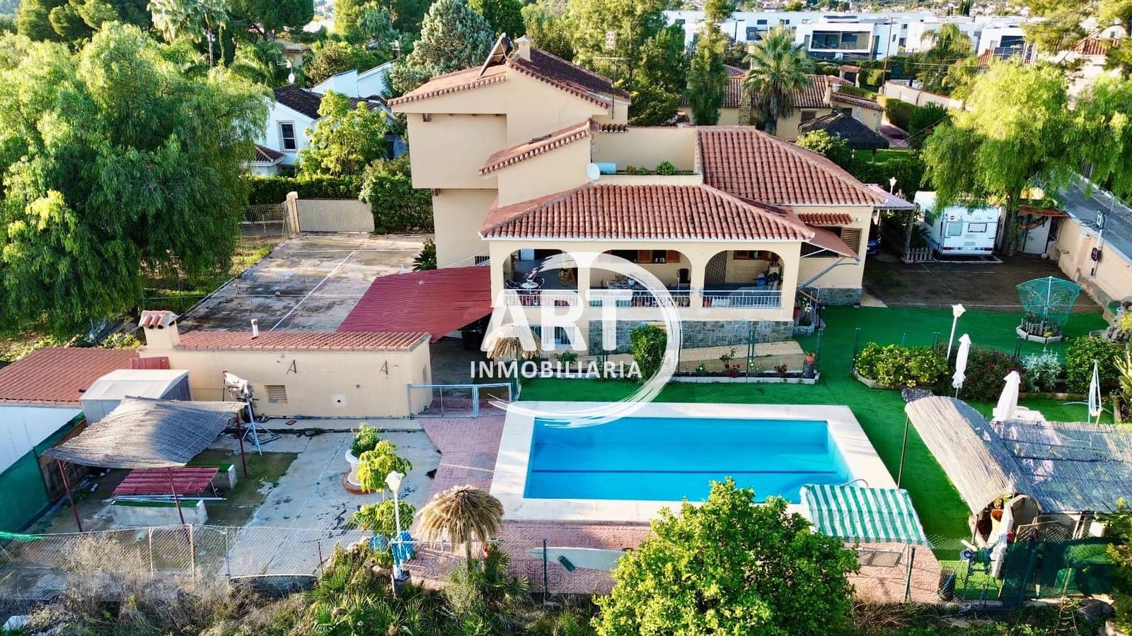 6 chambre Villa/Maison à vendre à San Antonio de Benageber avec piscine garage - 595 000 € (Ref: 9176176)