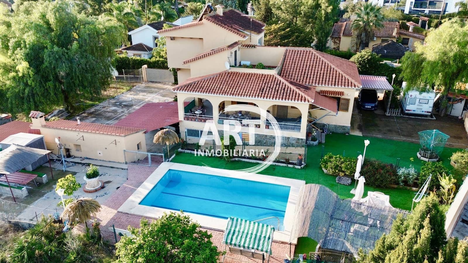 6 chambre Villa/Maison à vendre à San Antonio de Benageber avec piscine garage - 595 000 € (Ref: 9176176)