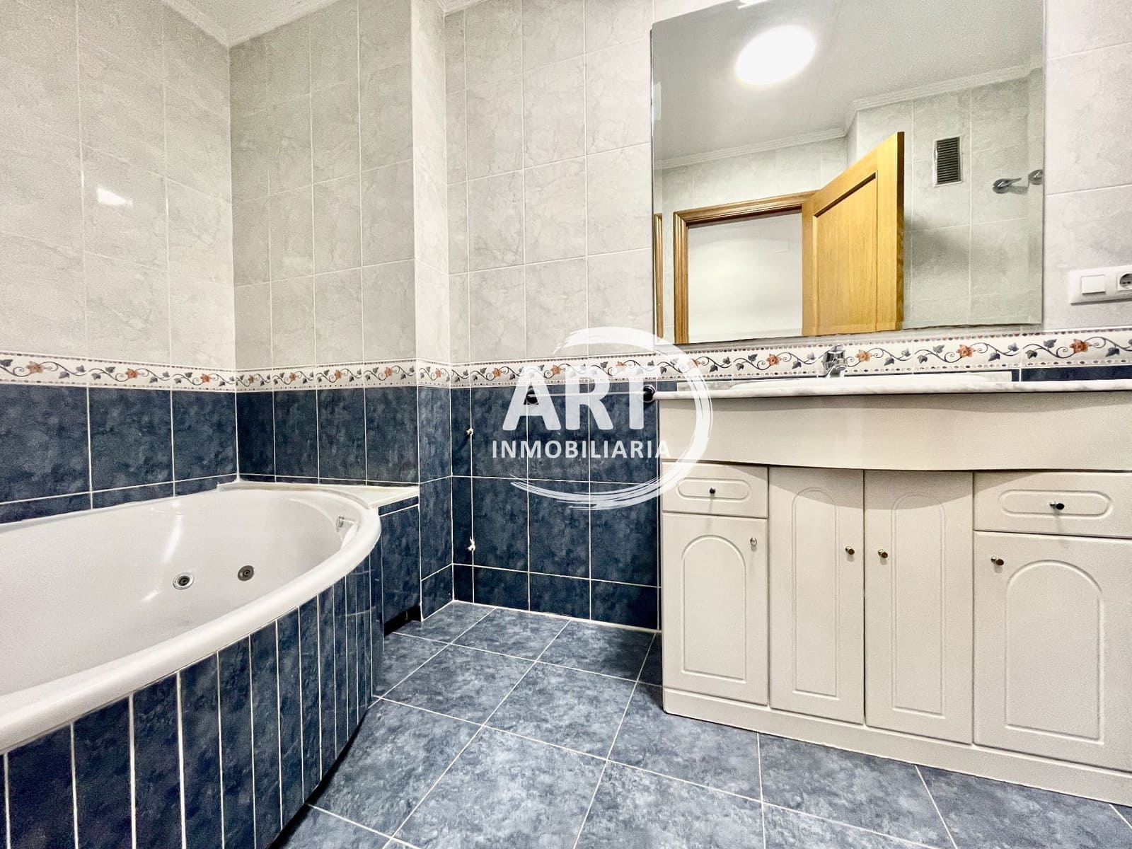 3 bedroom Flat for rent in San Antonio de Benageber with garage - € 1,200 (Ref: 9193526)