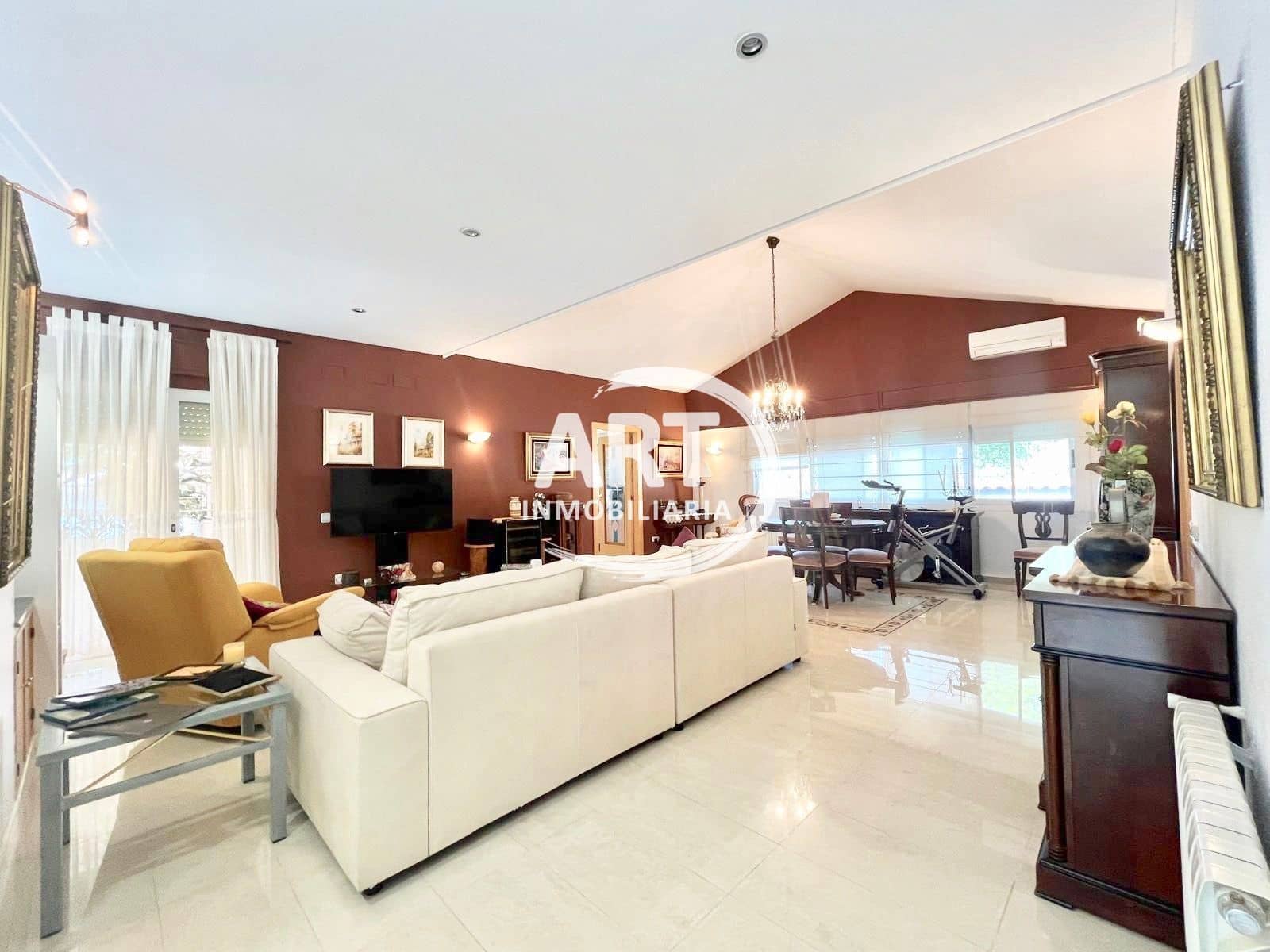 4 soverom Villa til salgs i L'Eliana med svømmebasseng garasje - € 720 000 (Ref: 9204231)