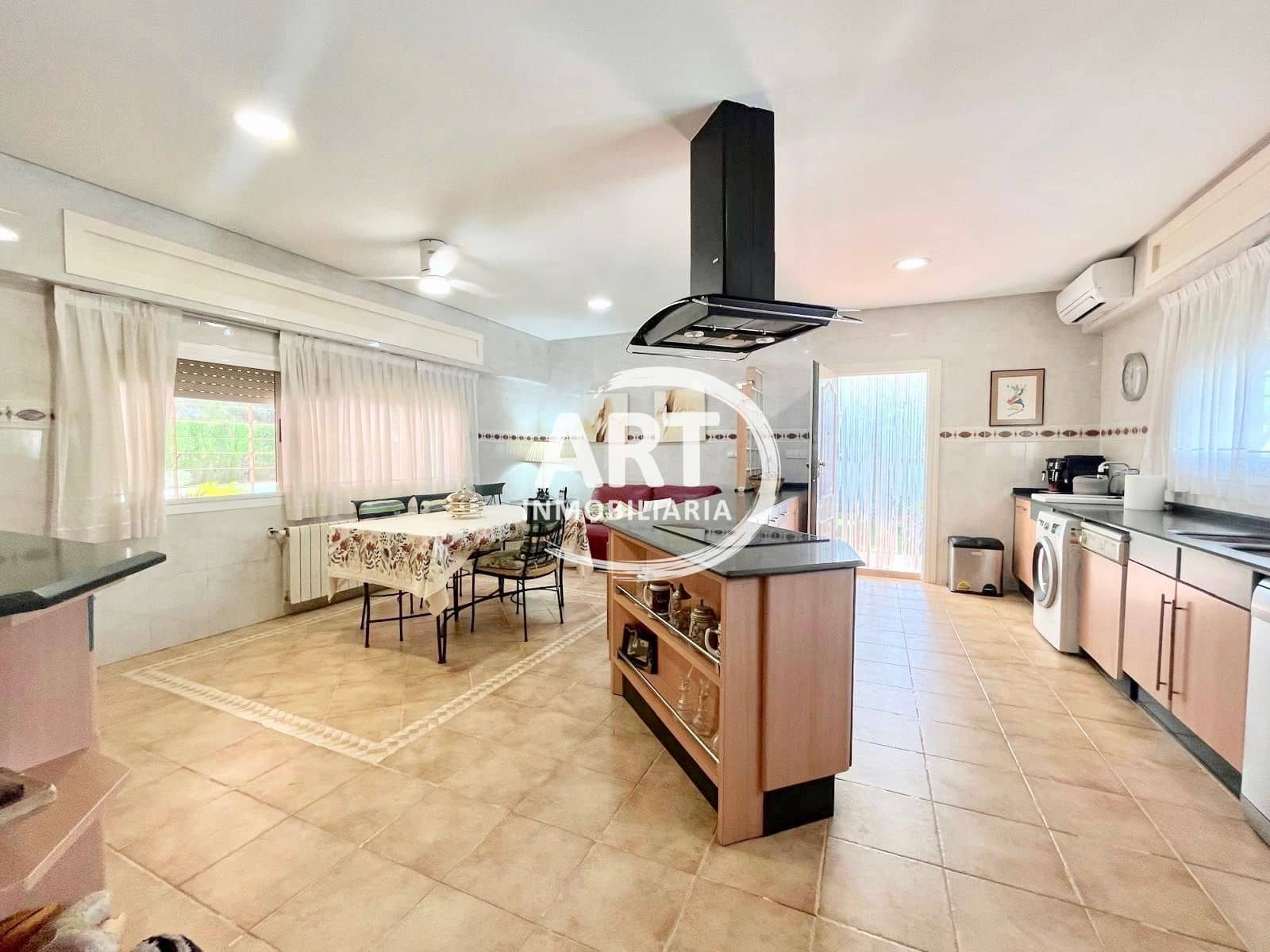 4 soverom Villa til salgs i L'Eliana med svømmebasseng garasje - € 720 000 (Ref: 9204231)