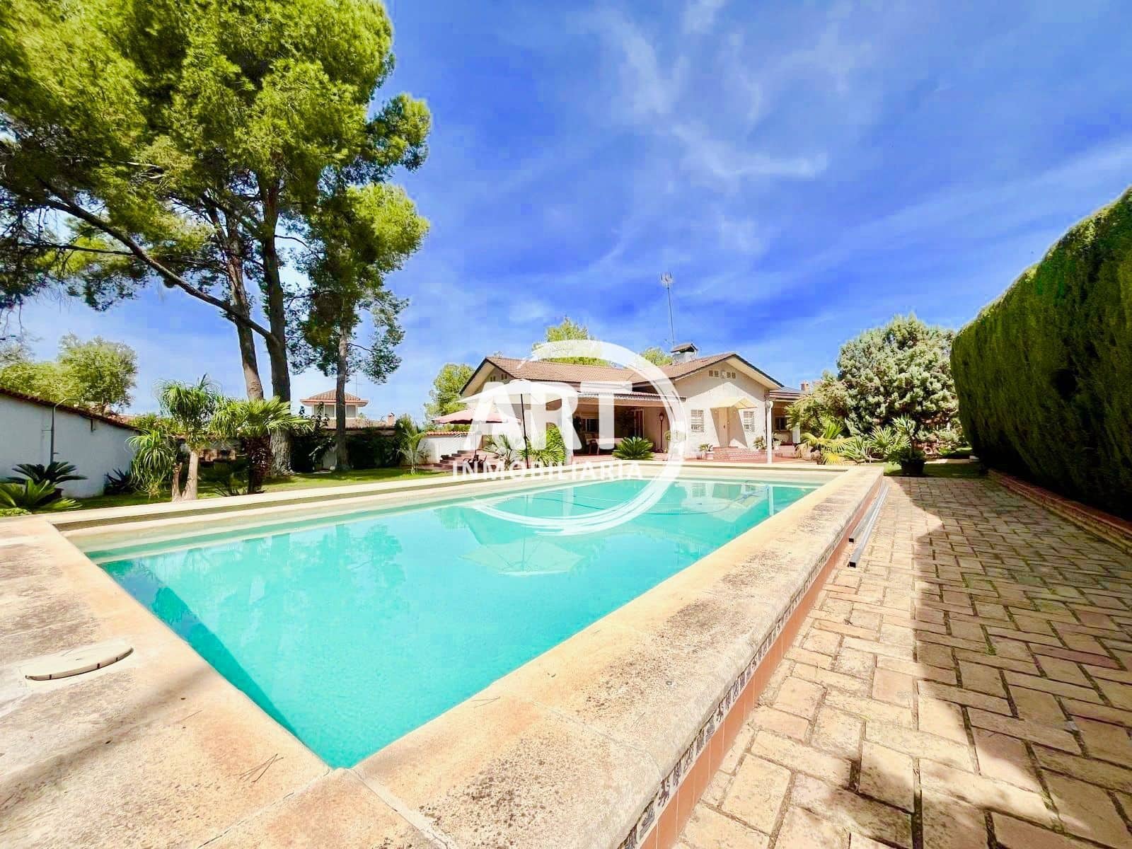 4 soverom Villa til salgs i L'Eliana med svømmebasseng garasje - € 720 000 (Ref: 9204231)