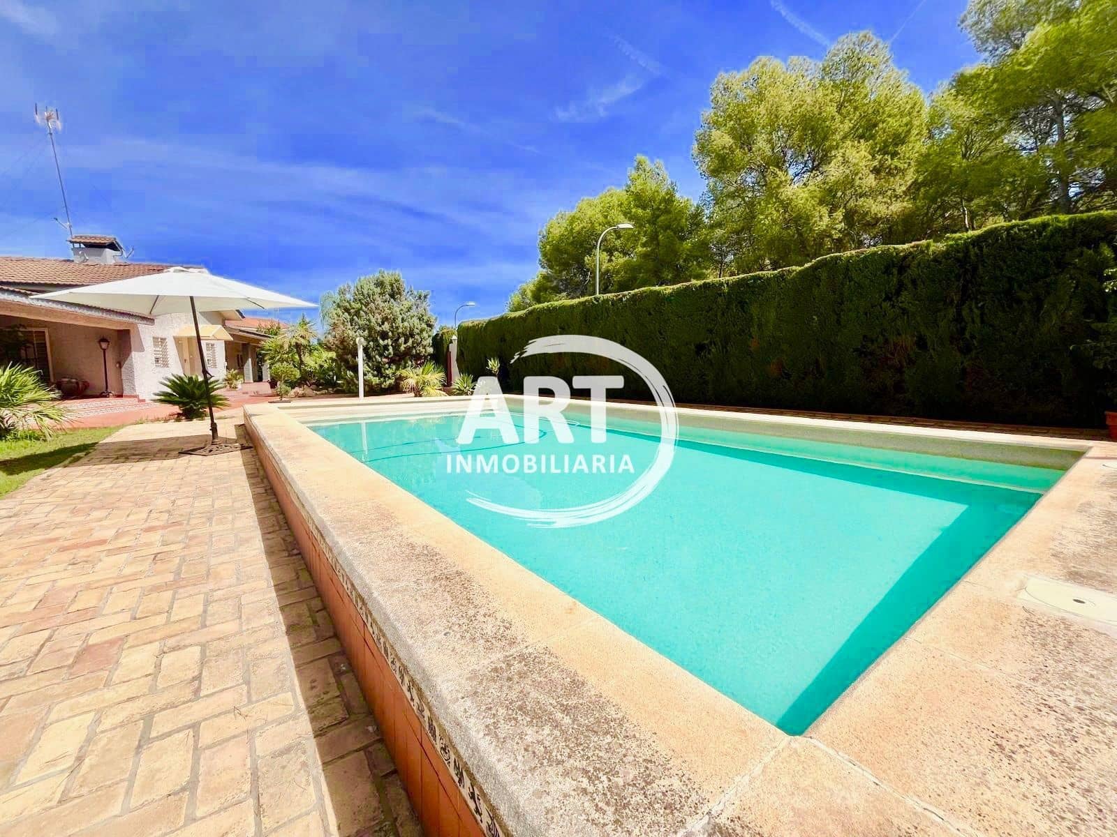 4 soverom Villa til salgs i L'Eliana med svømmebasseng garasje - € 720 000 (Ref: 9204231)