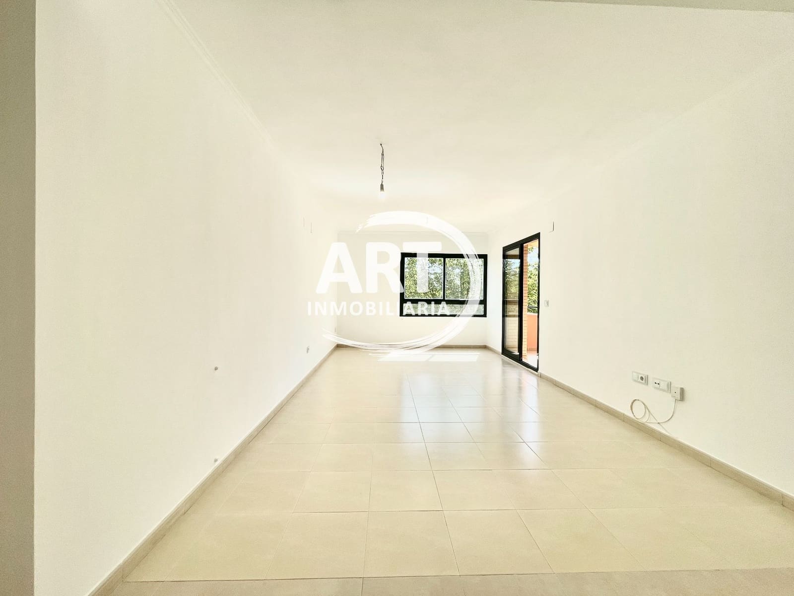 2 slaapkamer Flat te koop in La Pobla de Vallbona met zwembad garage - € 280.000 (Ref: 9232272)