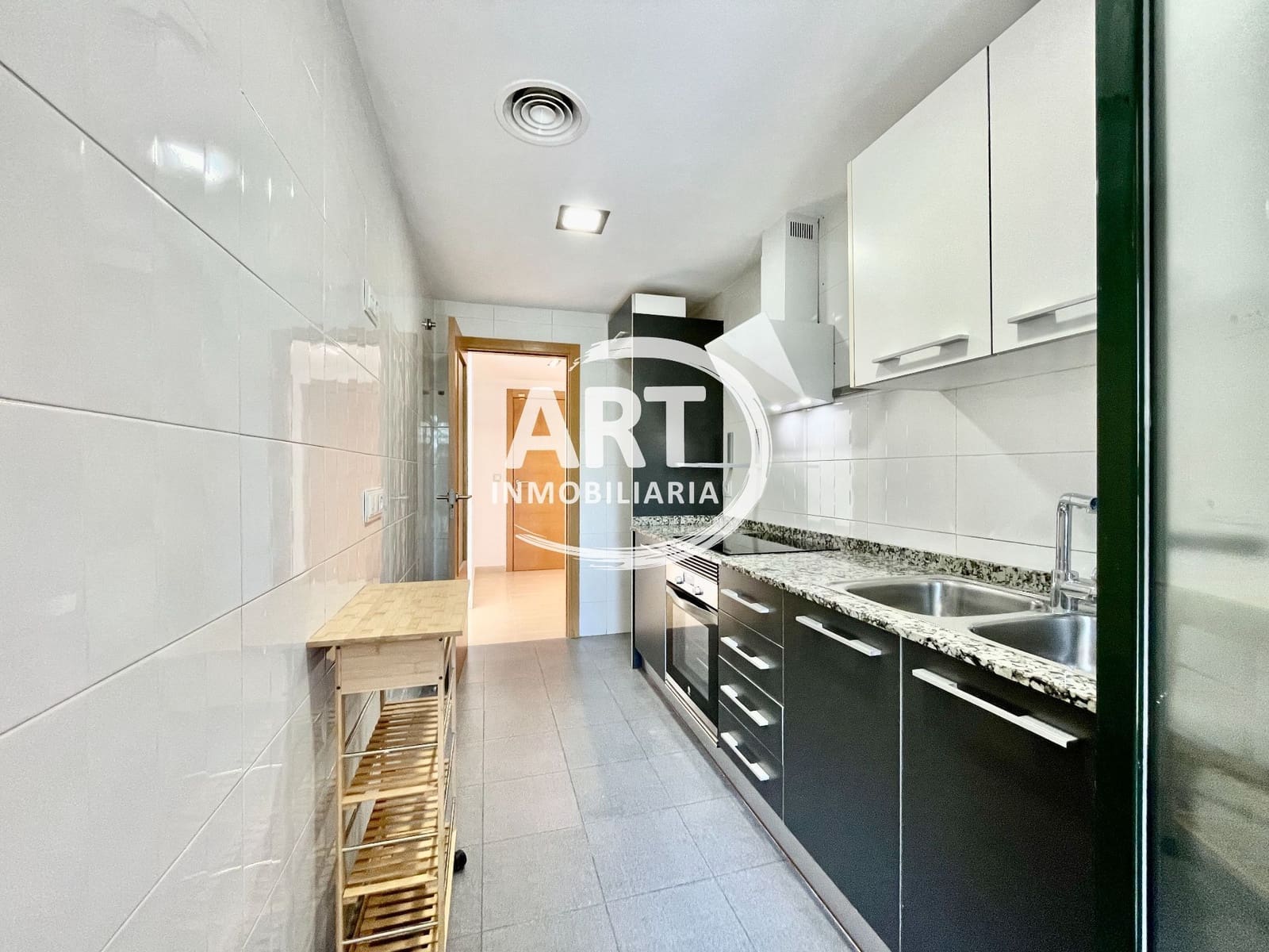2 slaapkamer Flat te koop in La Pobla de Vallbona met zwembad garage - € 280.000 (Ref: 9232272)