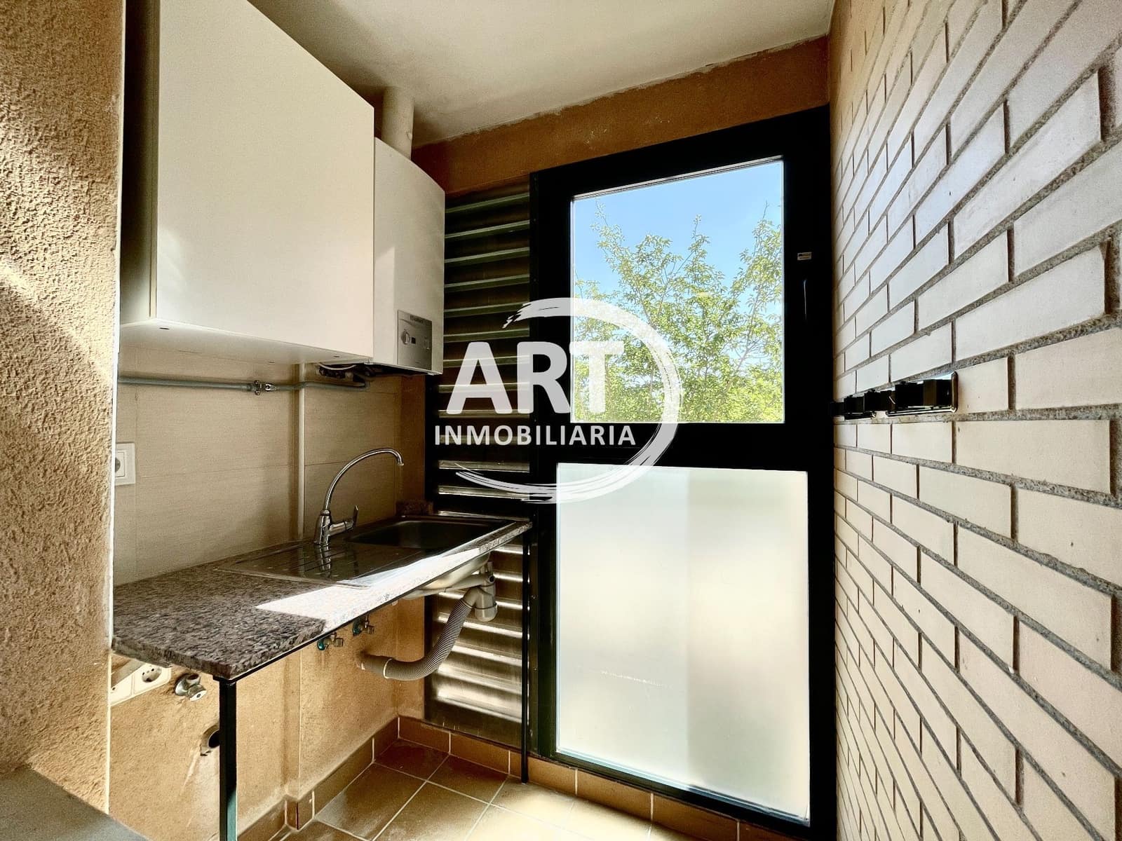 2 slaapkamer Flat te koop in La Pobla de Vallbona met zwembad garage - € 280.000 (Ref: 9232272)