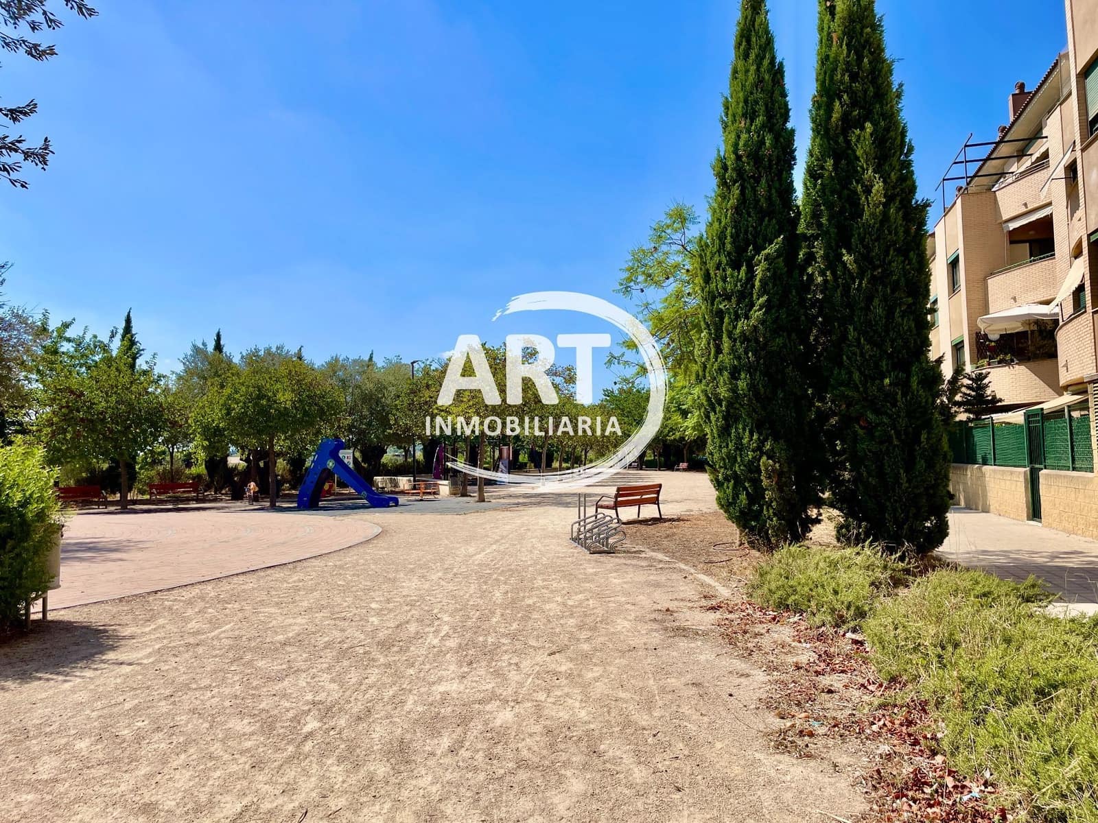 2 slaapkamer Flat te koop in La Pobla de Vallbona met zwembad garage - € 280.000 (Ref: 9232272)