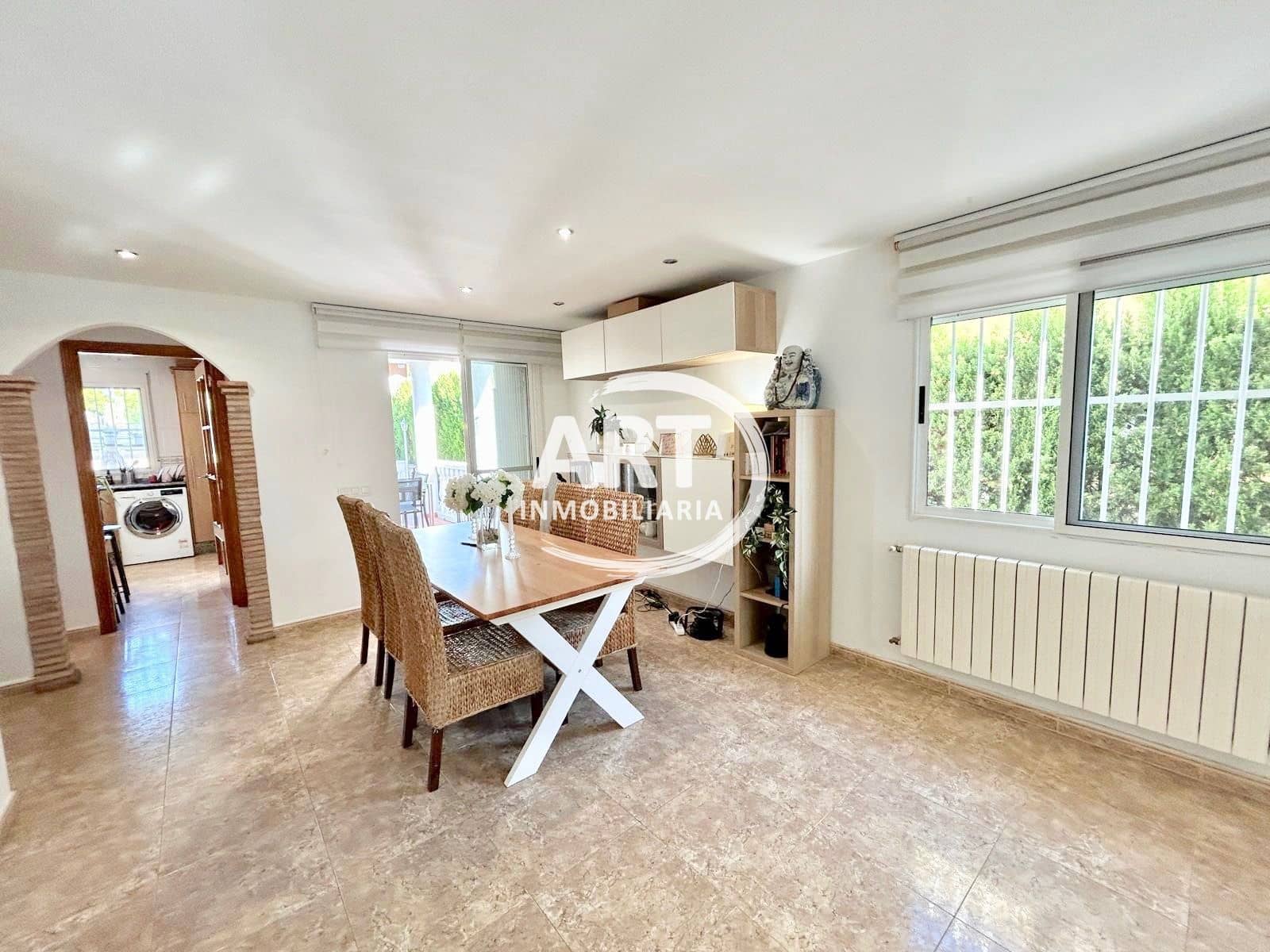 3 soverom Villa til salgs i La Pobla de Vallbona med svømmebasseng garasje - € 425 000 (Ref: 9280890)