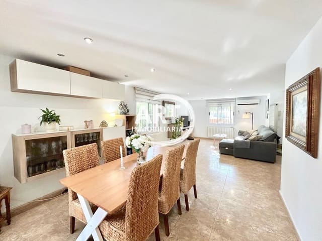 3 soverom Villa til salgs i La Pobla de Vallbona med svømmebasseng garasje - € 425 000 (Ref: 9280890)