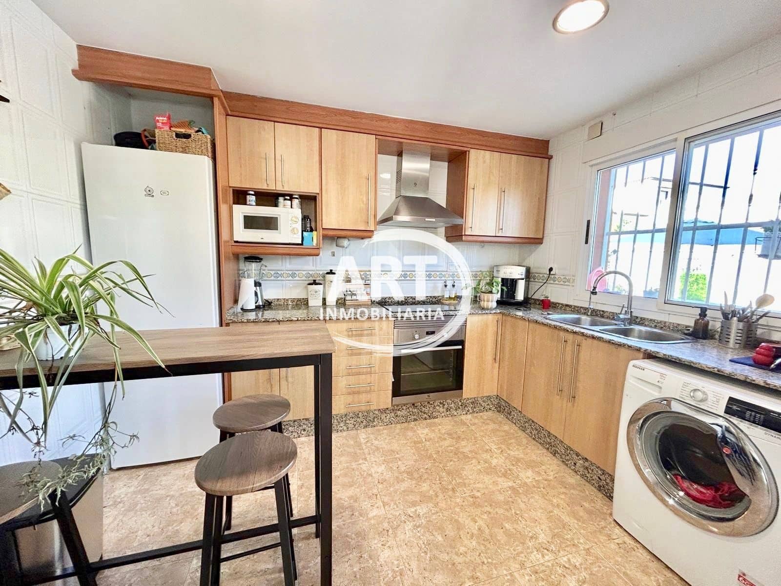 3 soverom Villa til salgs i La Pobla de Vallbona med svømmebasseng garasje - € 425 000 (Ref: 9280890)