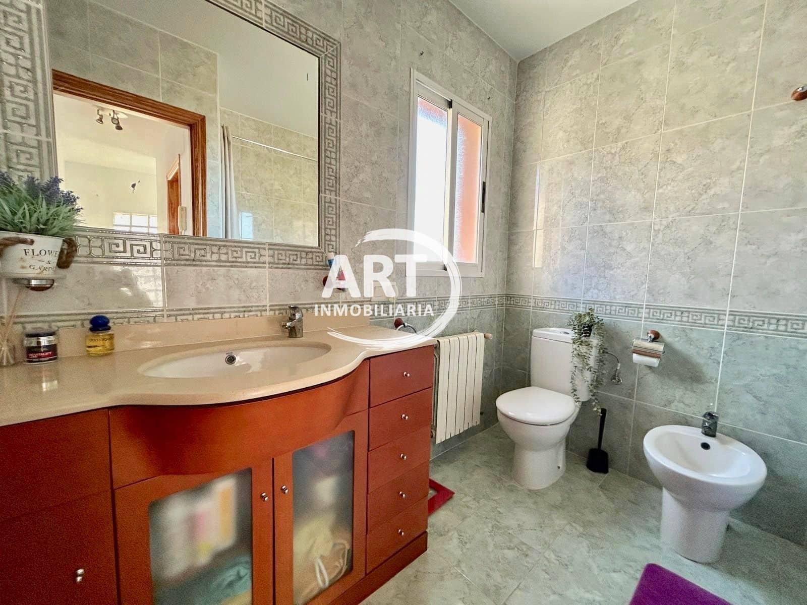 3 soverom Villa til salgs i La Pobla de Vallbona med svømmebasseng garasje - € 425 000 (Ref: 9280890)