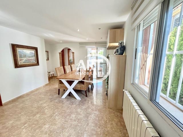 3 soverom Villa til salgs i La Pobla de Vallbona med svømmebasseng garasje - € 425 000 (Ref: 9280890)