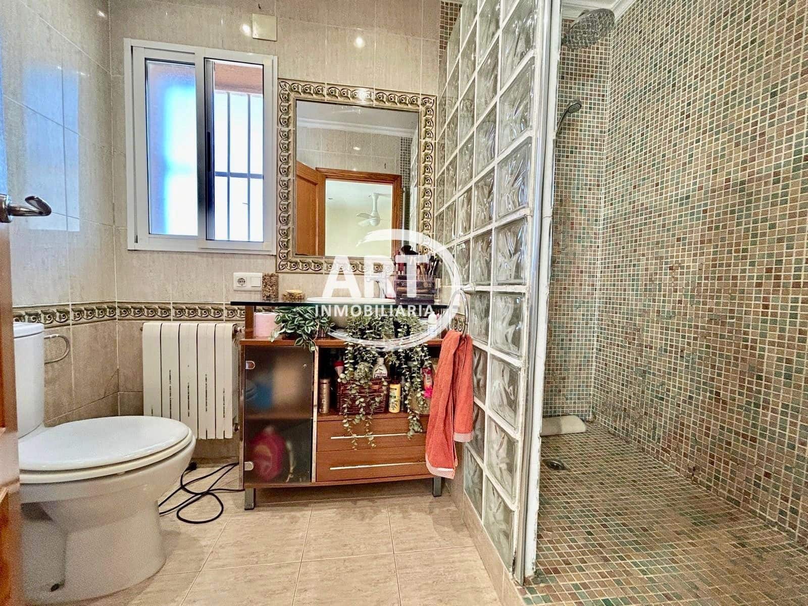 3 soverom Villa til salgs i La Pobla de Vallbona med svømmebasseng garasje - € 425 000 (Ref: 9280890)