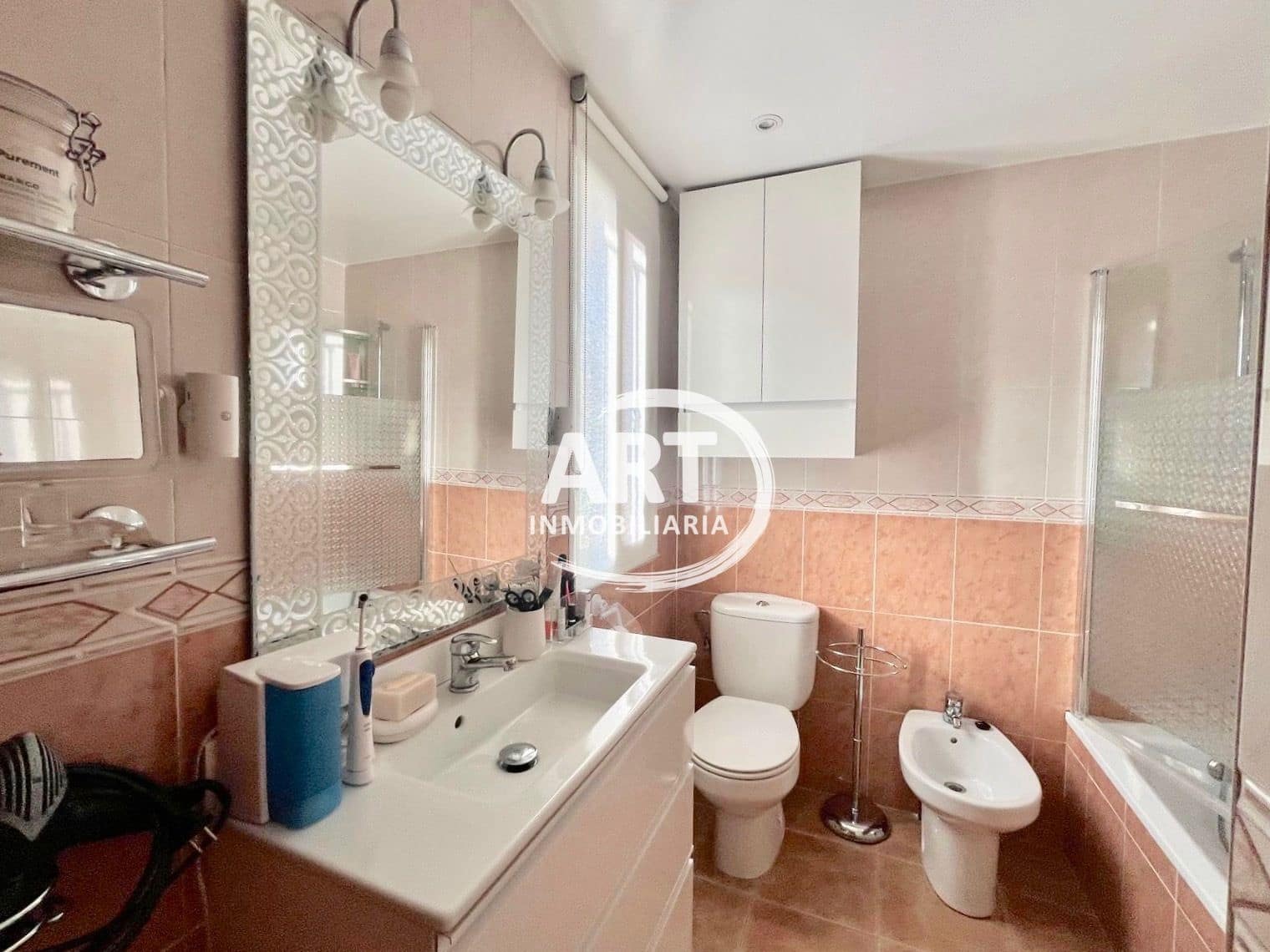 3 sypialnia Dom blizniak na sprzedaż w La Pobla de Vallbona z basenem garażem - 385 000 € (Ref: 9294169)