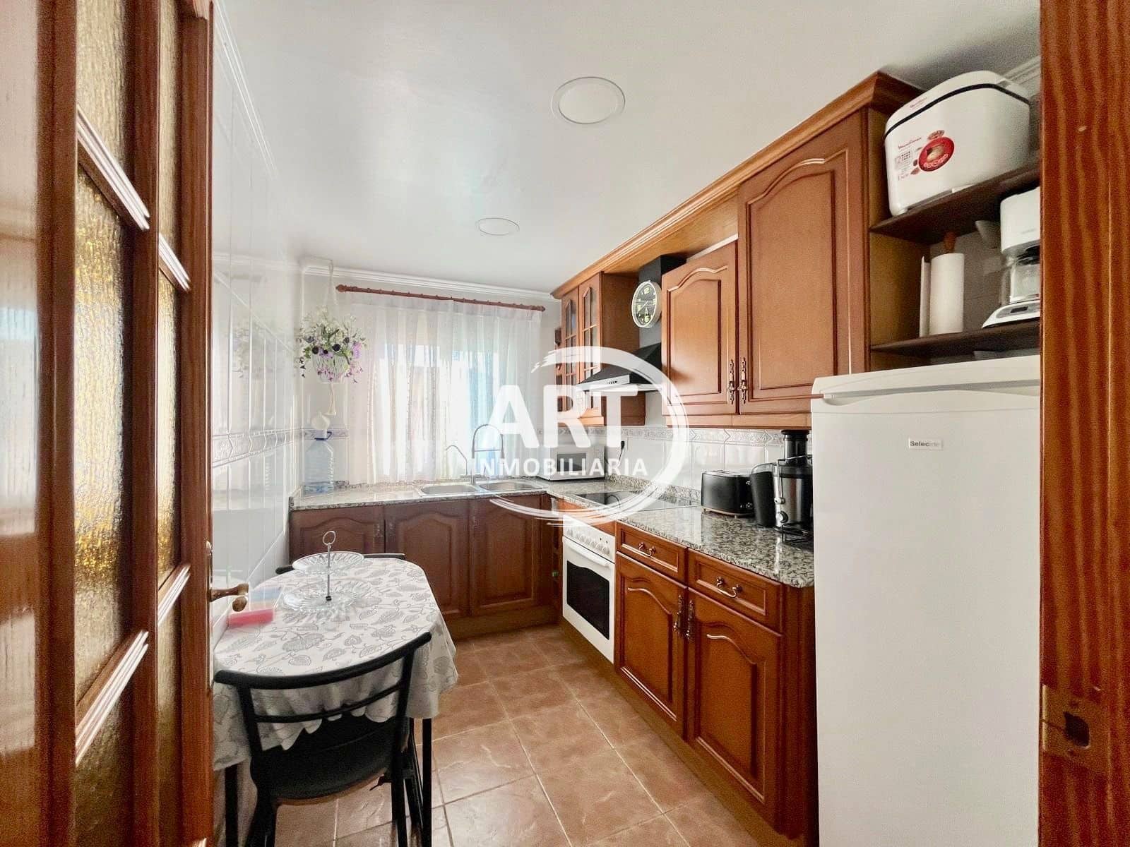 3 sypialnia Dom blizniak na sprzedaż w La Pobla de Vallbona z basenem garażem - 385 000 € (Ref: 9294169)