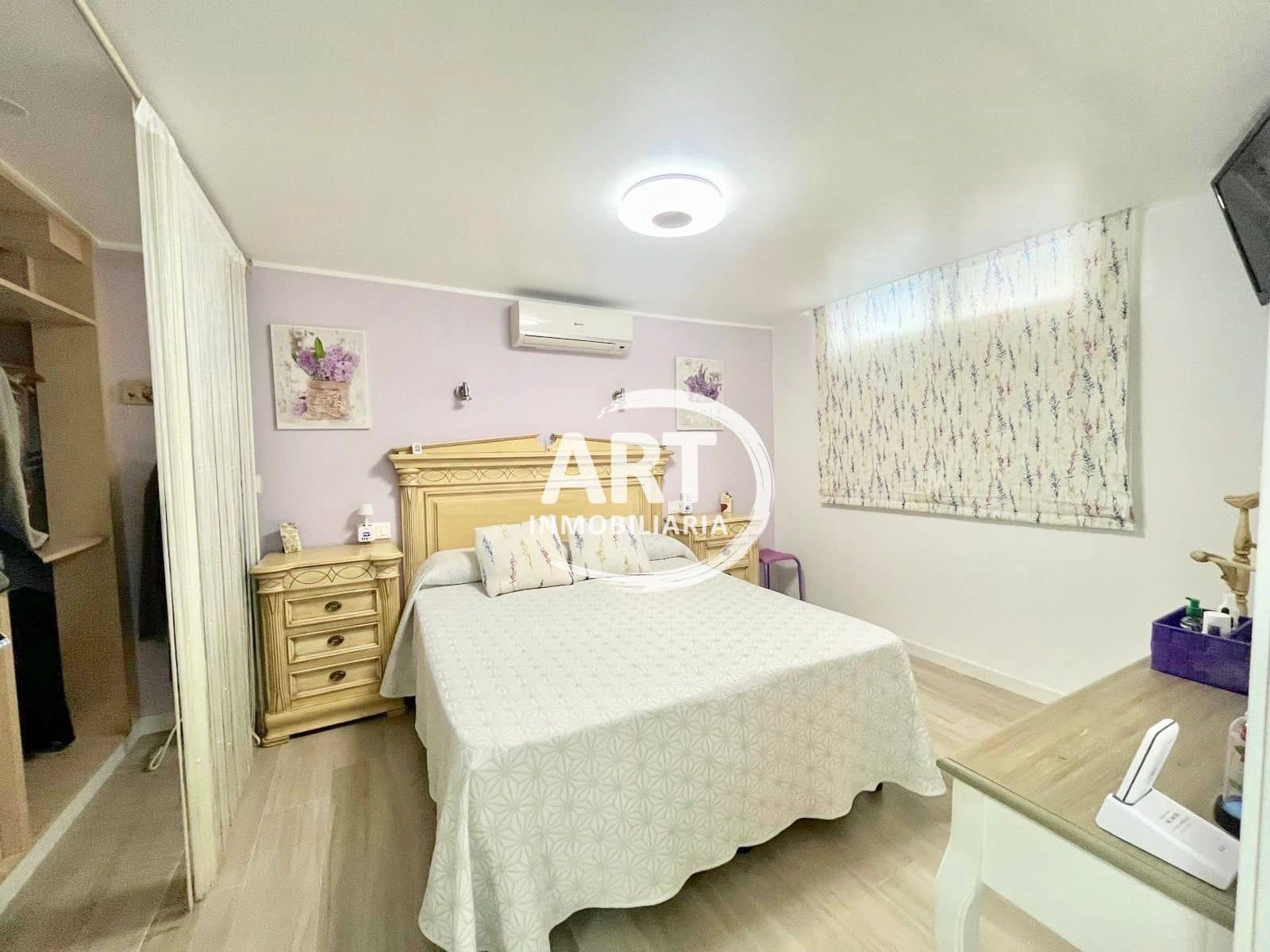 3 sypialnia Dom blizniak na sprzedaż w La Pobla de Vallbona z basenem garażem - 385 000 € (Ref: 9294169)