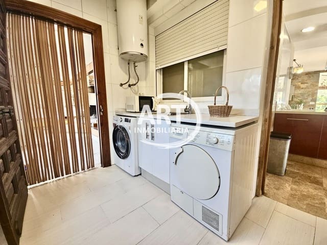 4 sovrum Villa till salu i Bétera med pool garage - 700 000 € (Ref: 9303051)