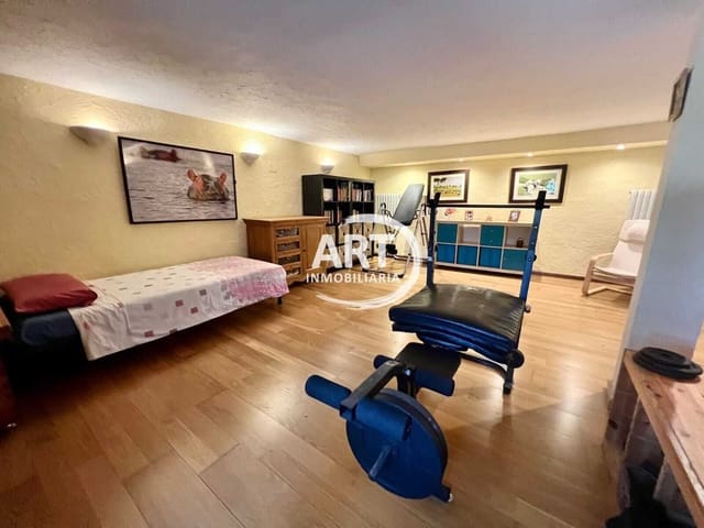 4 Zimmer Villa zu verkaufen in L'Eliana mit Pool Garage - 1.260.000 € (Ref: 9310475)